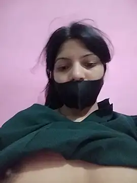 Snapshot of Hotty-Divya chatting on May 18, 2026, 3:02 am Hotty-Divya online show from May 18, 2026, 3:02 am