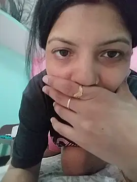 Snapshot of Hotty-Divya chatting on May 22, 2026, 5:36 am Hotty-Divya online show from May 22, 2026, 5:36 am