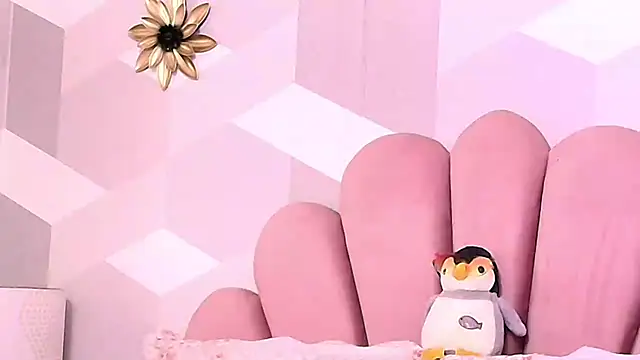 KylieMonnett online show from November 26, 2025, 5:03 pm