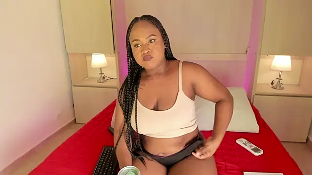 EmilyyStuart online show from November 13, 2025, 4:00 am