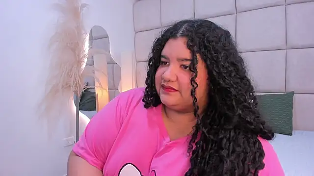 Miley Collins online show from December 5, 2025, 8:05 pm