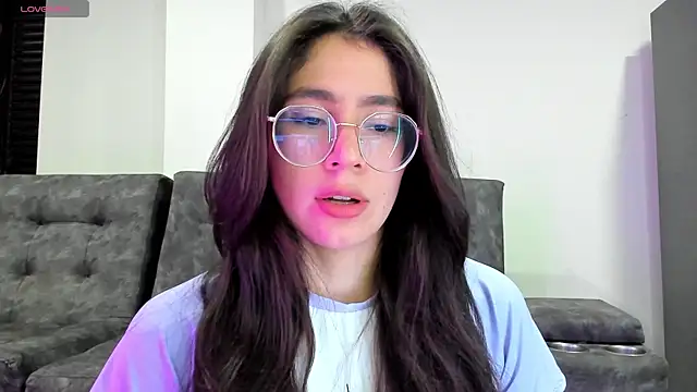 emmadiaz1 online show from January 31, 2025, 2:04 am