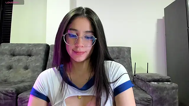 emmadiaz1 online show from October 4, 2025, 5:27 am