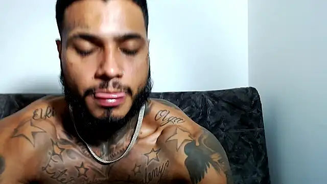 Snapshot of Exotic_tatto27121 chatting on December 20, 2024, 6:08 am Exotic tatto27121 online show from December 20, 2024, 6:08 am