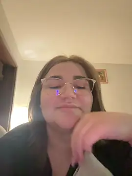 Snapshot of Leya__Droit chatting on February 2, 2025, 1:55 am Leya Droit online show from February 2, 2025, 1:55 am