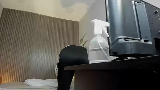 Snapshot of dania_miller_ chatting on October 4, 2025, 2:48 pm dania miller online show from October 4, 2025, 2:48 pm