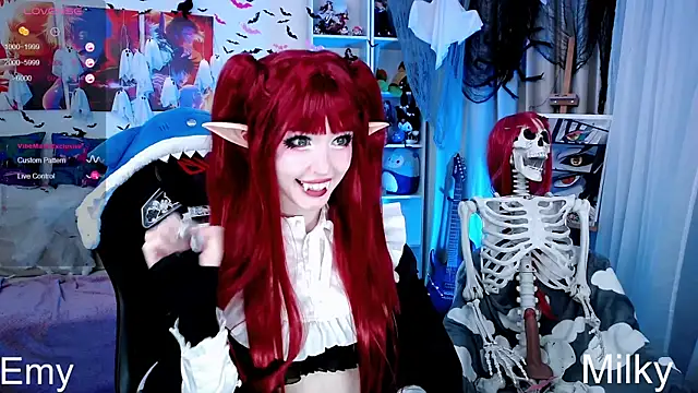 Snapshot of _Sparkland_ chatting on October 27, 2025, 8:13 pm Sparkland online show from October 27, 2025, 8:13 pm