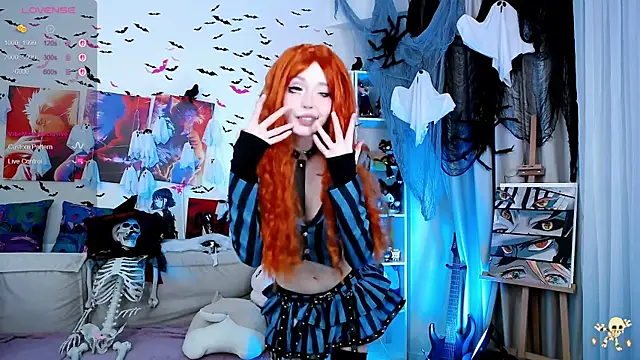 Snapshot of _Sparkland_ chatting on November 3, 2025, 8:54 pm Sparkland online show from November 3, 2025, 8:54 pm