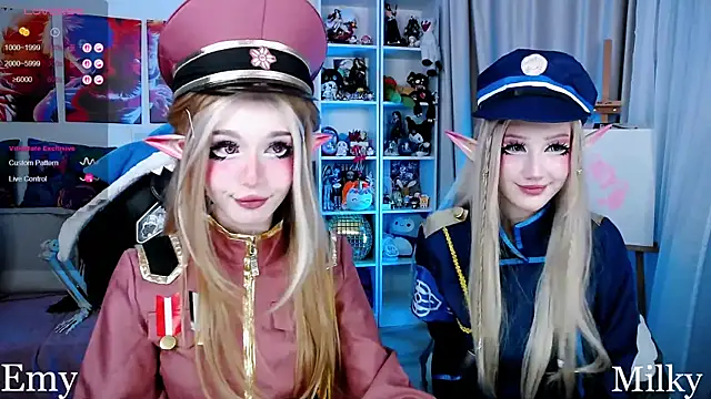 Snapshot of _Sparkland_ chatting on November 14, 2025, 8:51 pm Sparkland online show from November 14, 2025, 8:51 pm