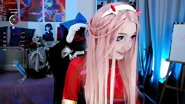 Snapshot of _Sparkland_ chatting on November 19, 2025, 9:26 pm Sparkland online show from November 19, 2025, 9:26 pm