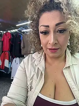 Katti Barrera online show from July 1, 2026, 7:02 pm