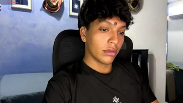 Snapshot of Xander_bonnet1 chatting on November 25, 2025, 3:23 pm Xander bonnet1 online show from November 25, 2025, 3:23 pm