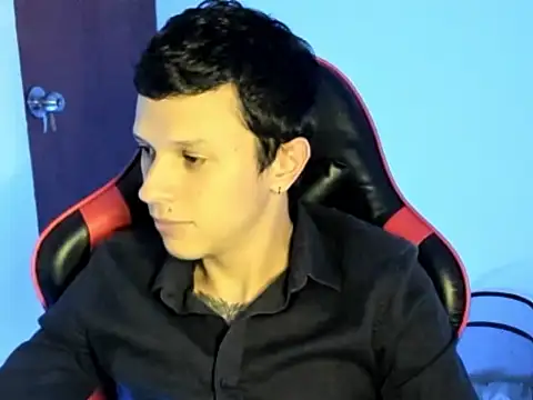 Snapshot of goodboy69l chatting on April 1, 2026, 11:35 pm goodboy69l online show from April 1, 2026, 11:35 pm