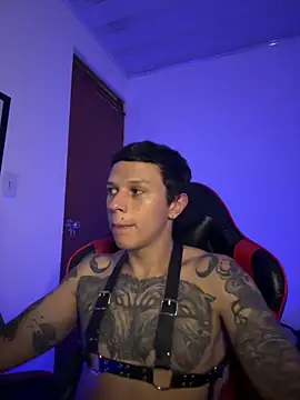 Snapshot of goodboy69l chatting on April 4, 2026, 4:37 pm goodboy69l online show from April 4, 2026, 4:37 pm