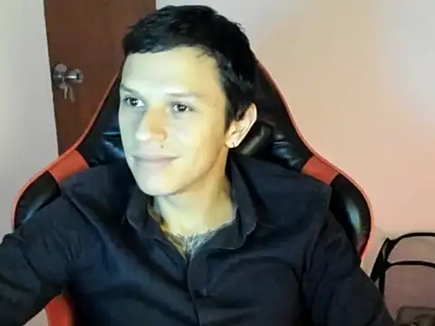 Snapshot of goodboy69l chatting on April 9, 2026, 1:38 am goodboy69l online show from April 9, 2026, 1:38 am
