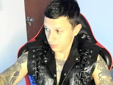 Snapshot of goodboy69l chatting on May 6, 2026, 11:54 pm goodboy69l online show from May 6, 2026, 11:54 pm