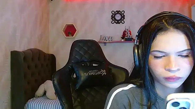 andy bell x online show from October 24, 2025, 6:54 am