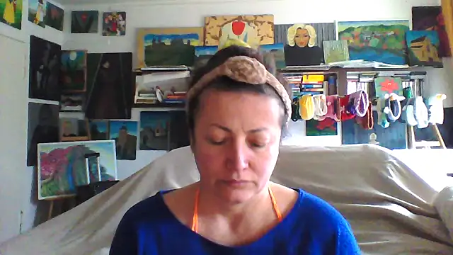 Snapshot of MariaAnaSunshine chatting on November 11, 2025, 10:15 am MariaAnaSunshine online show from November 11, 2025, 10:15 am