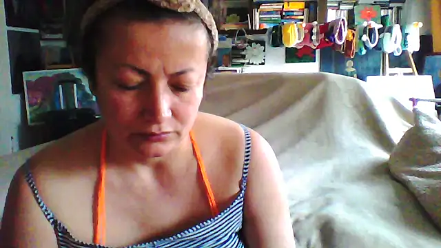 Snapshot of MariaAnaSunshine chatting on November 14, 2025, 10:03 am MariaAnaSunshine online show from November 14, 2025, 10:03 am