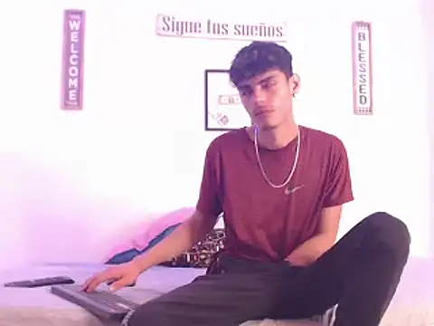 Snapshot of harrytomson_1 chatting on December 27, 2024, 8:45 am harrytomson 1 online show from December 27, 2024, 8:45 am