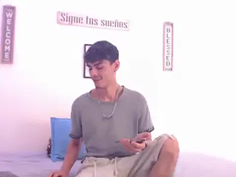 Snapshot of harrytomson_1 chatting on December 29, 2024, 7:00 pm harrytomson 1 online show from December 29, 2024, 7:00 pm