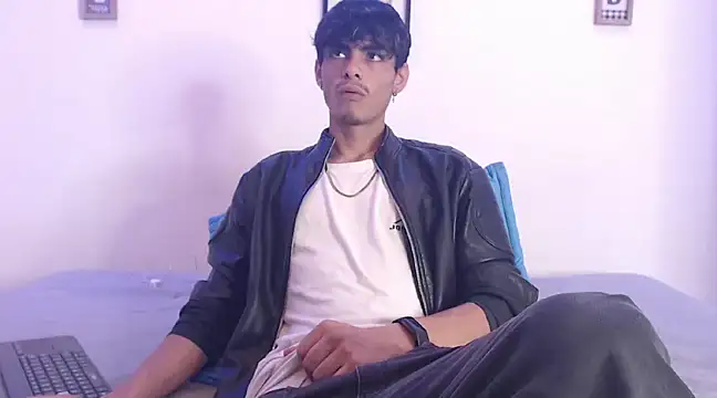 Snapshot of harrytomson_1 chatting on February 21, 2025, 10:48 pm harrytomson 1 online show from February 21, 2025, 10:48 pm