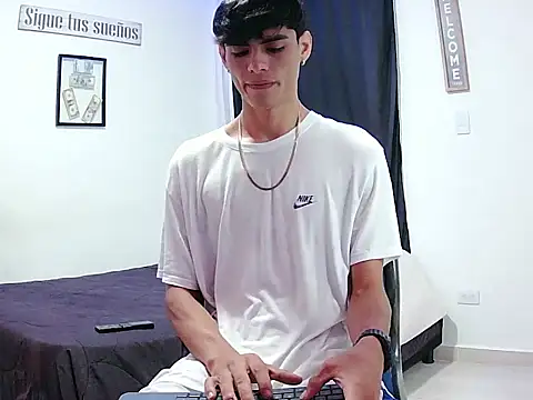 harrytomson 1 online show from November 29, 2025, 11:52 pm