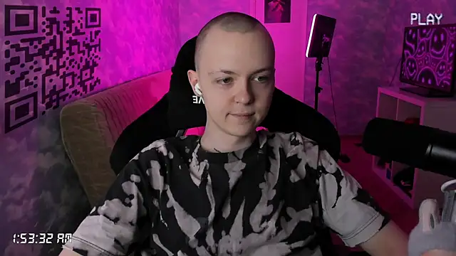 charonbaby1 online show from December 4, 2025, 10:51 pm