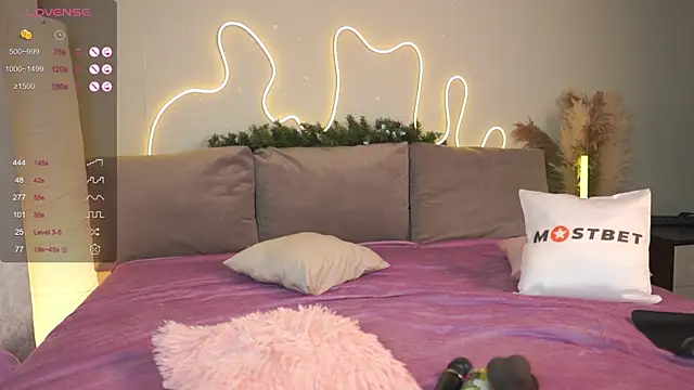 Chloeromantic online show from January 10, 2025, 11:29 pm