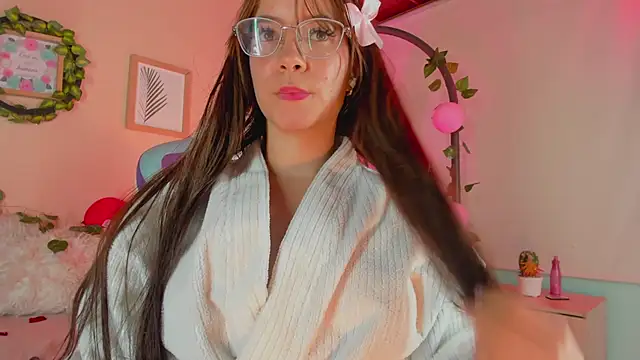 honey fox1 online show from February 14, 2025, 4:47 am