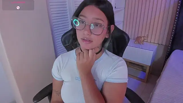 Snapshot of Yazmin_rouse chatting on March 19, 2025, 5:39 pm Yazmin rouse online show from March 19, 2025, 5:39 pm