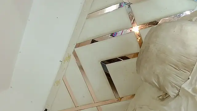 Snapshot of vahileht_smith chatting on February 14, 2025, 11:53 am vahileht smith online show from February 14, 2025, 11:53 am