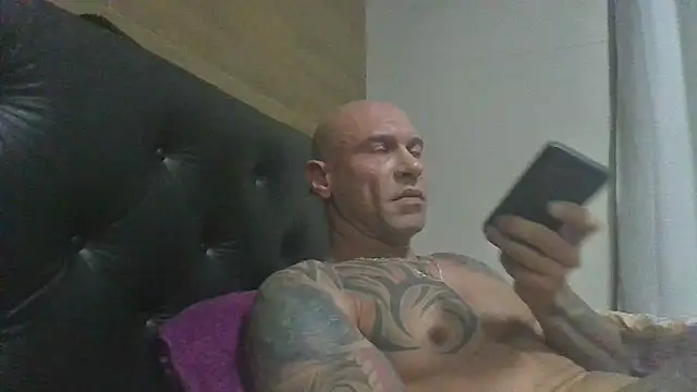 Snapshot of Arc8njoblack chatting on July 3, 2026, 3:35 am Arc8njoblack online show from July 3, 2026, 3:35 am