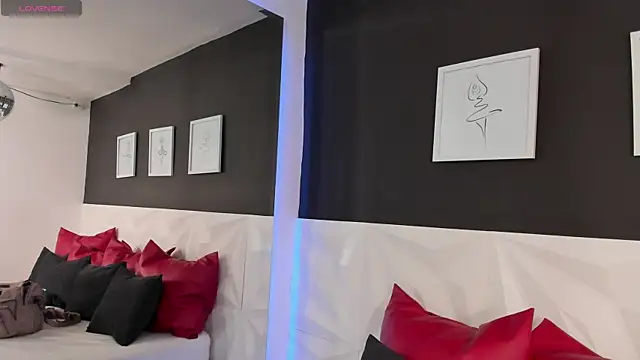 scarlet castro online show from October 3, 2025, 4:48 pm