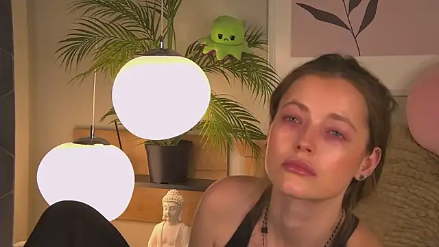 AshleyDouglas online show from January 28, 2025, 9:30 am