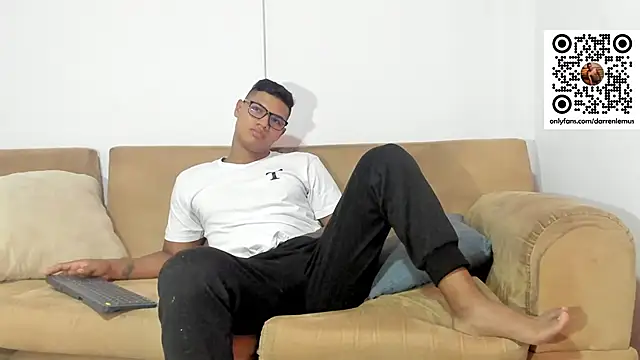 Darren hot2 online show from February 7, 2025, 9:26 pm