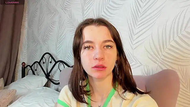 Snapshot of Aisha_Skinny chatting on February 2, 2025, 12:19 am Aisha Skinny online show from February 2, 2025, 12:19 am