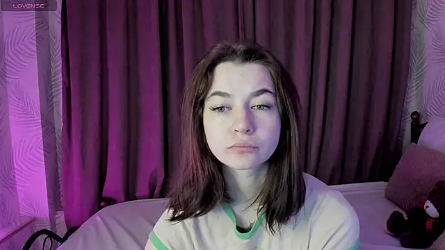 Snapshot of Aisha_Skinny chatting on February 6, 2025, 12:00 am Aisha Skinny online show from February 6, 2025, 12:00 am