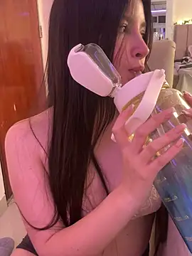 annaharper- online show from December 5, 2025, 3:59 am