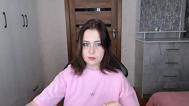 Kristy-Max online show from November 15, 2025, 6:04 pm