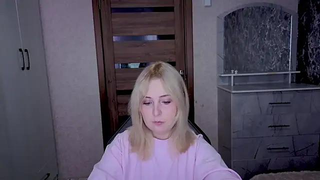 Snapshot of Kristy-Max chatting on March 13, 2026, 8:48 pm Kristy-Max online show from March 13, 2026, 8:48 pm