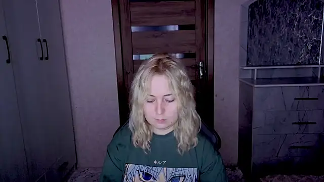 Snapshot of Kristy-Max chatting on March 14, 2026, 8:47 pm Kristy-Max online show from March 14, 2026, 8:47 pm