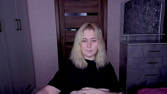 Snapshot of Kristy-Max chatting on March 15, 2026, 8:04 pm Kristy-Max online show from March 15, 2026, 8:04 pm