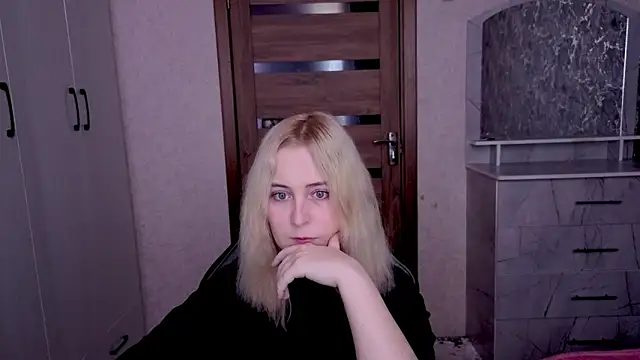 Snapshot of Kristy-Max chatting on March 17, 2026, 5:33 am Kristy-Max online show from March 17, 2026, 5:33 am
