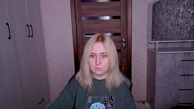 Snapshot of Kristy-Max chatting on March 19, 2026, 8:18 am Kristy-Max online show from March 19, 2026, 8:18 am