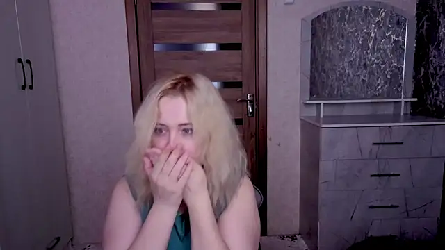 Snapshot of Kristy-Max chatting on March 20, 2026, 5:56 am Kristy-Max online show from March 20, 2026, 5:56 am