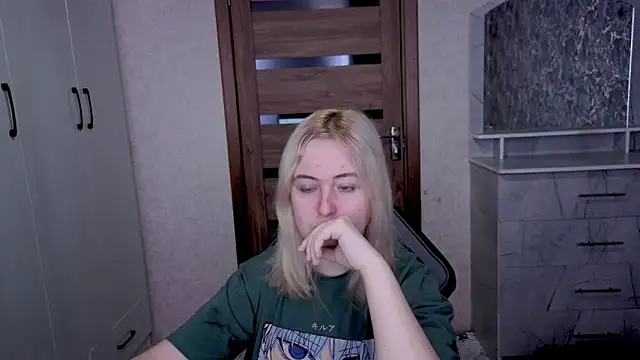 Snapshot of Kristy-Max chatting on March 26, 2026, 3:12 am Kristy-Max online show from March 26, 2026, 3:12 am