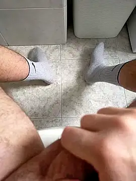 user 662 online show from February 22, 2025, 9:56 am