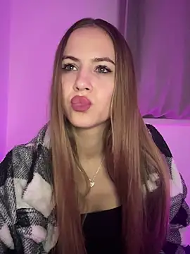 Snapshot of CherieDane chatting on November 8, 2025, 1:28 am CherieDane online show from November 8, 2025, 1:28 am