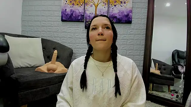  EmilyJireh  online show from January 12, 2026, 5:40 pm